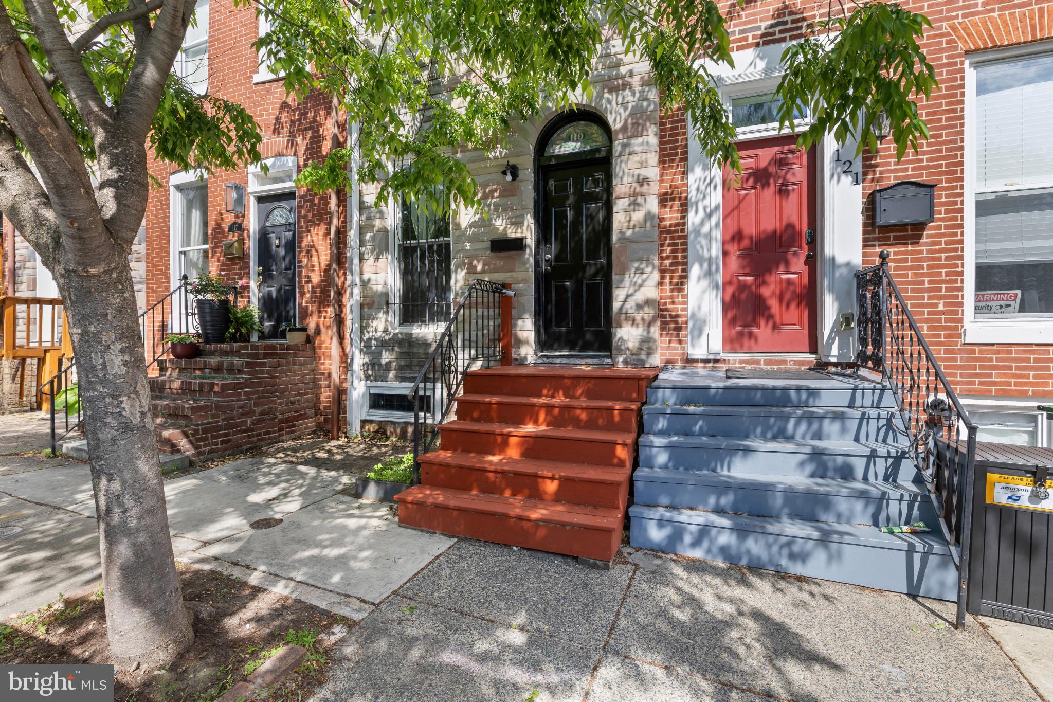 Amazing buy in the Poppleton neighborhood. 1/2 block from B&O railroad museum, and 3 blocks from Univ. of MD. Larger than it looks This house has 3 bedroom plus a den, and 2 full bathrooms, a kicthen with an eat-in dining room. Unbelievable original hardwood floors in the living  and a quaint rear yard with a garden.