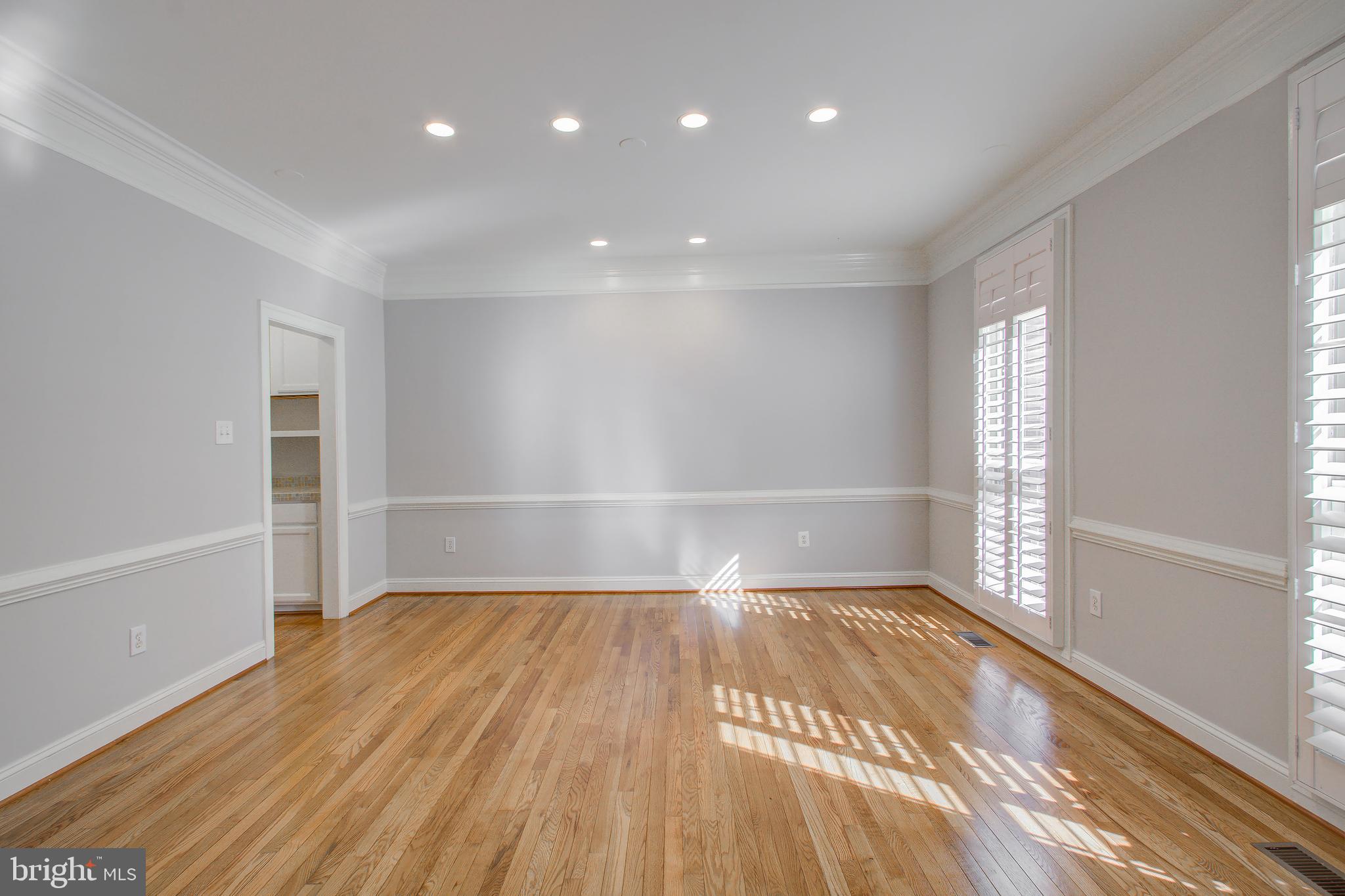 WILLOWS OF POTOMAC - Residential