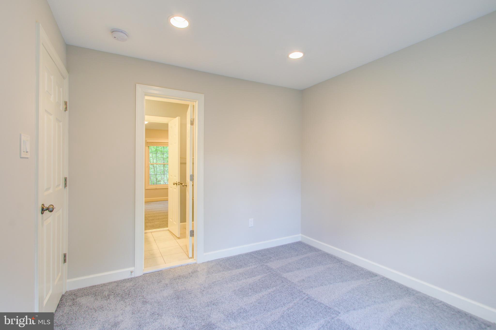 WILLOWS OF POTOMAC - Residential