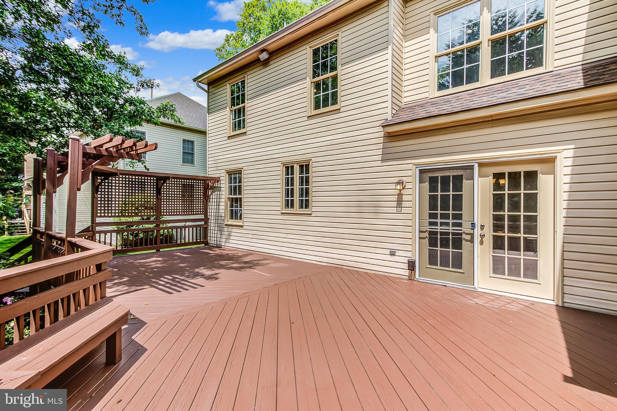 WILLOWS OF POTOMAC - Residential