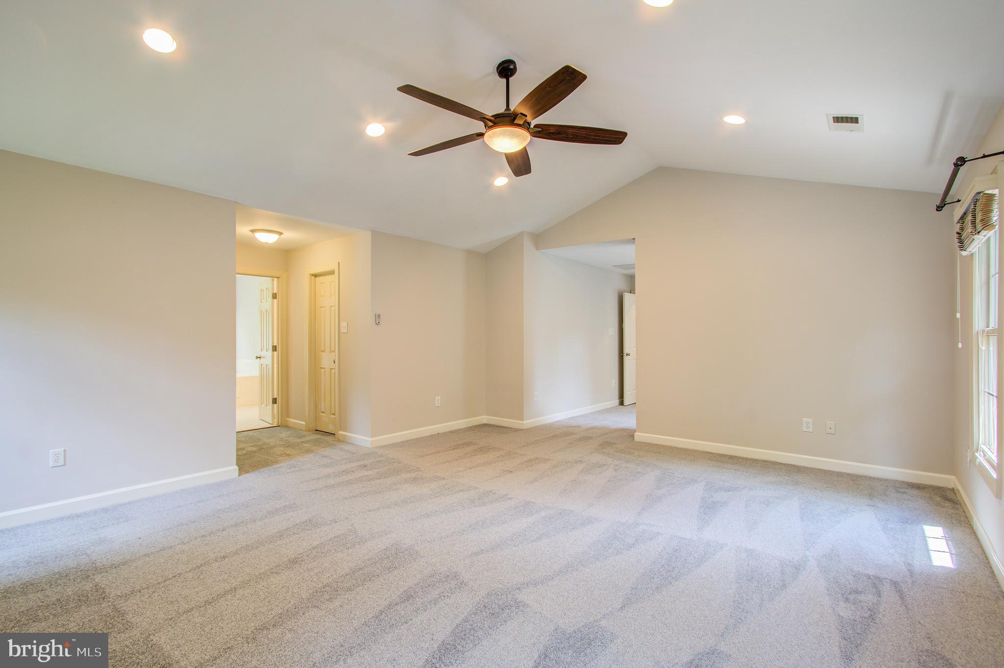 WILLOWS OF POTOMAC - Residential