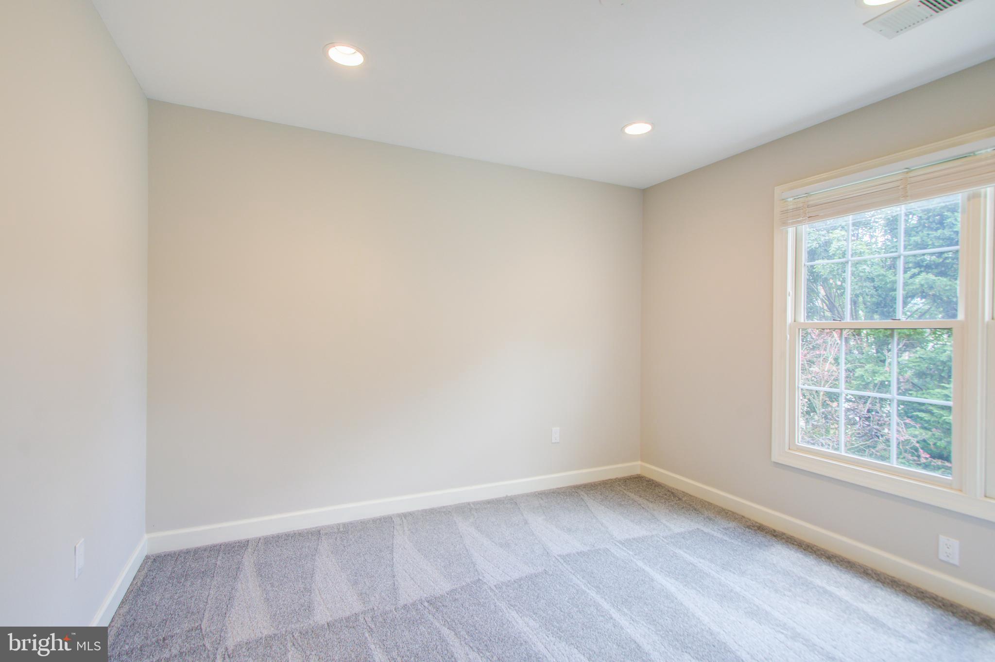 WILLOWS OF POTOMAC - Residential