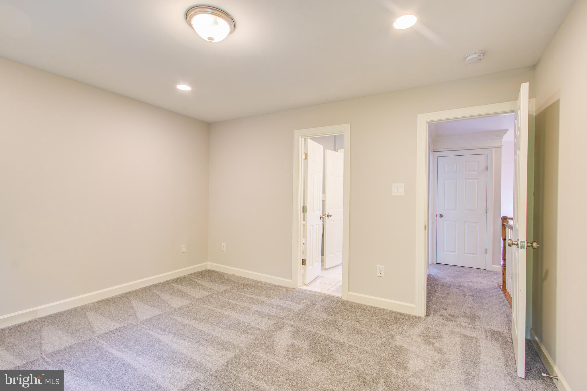 WILLOWS OF POTOMAC - Residential