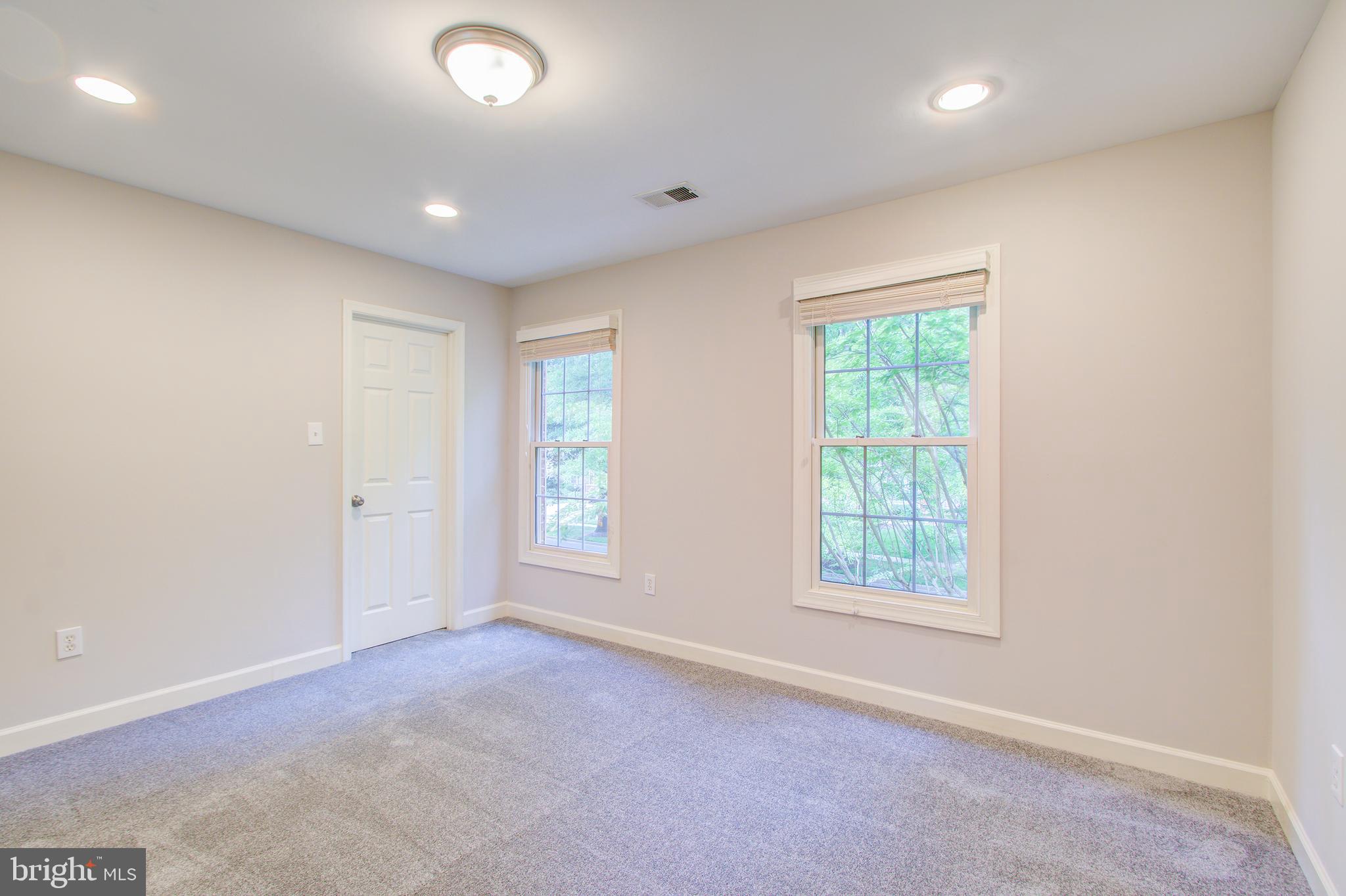 WILLOWS OF POTOMAC - Residential
