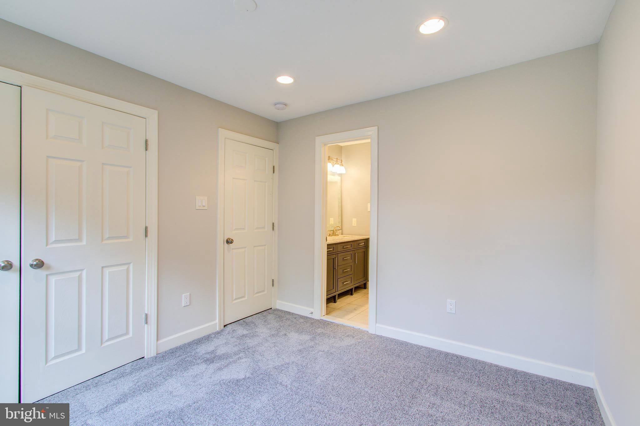 WILLOWS OF POTOMAC - Residential