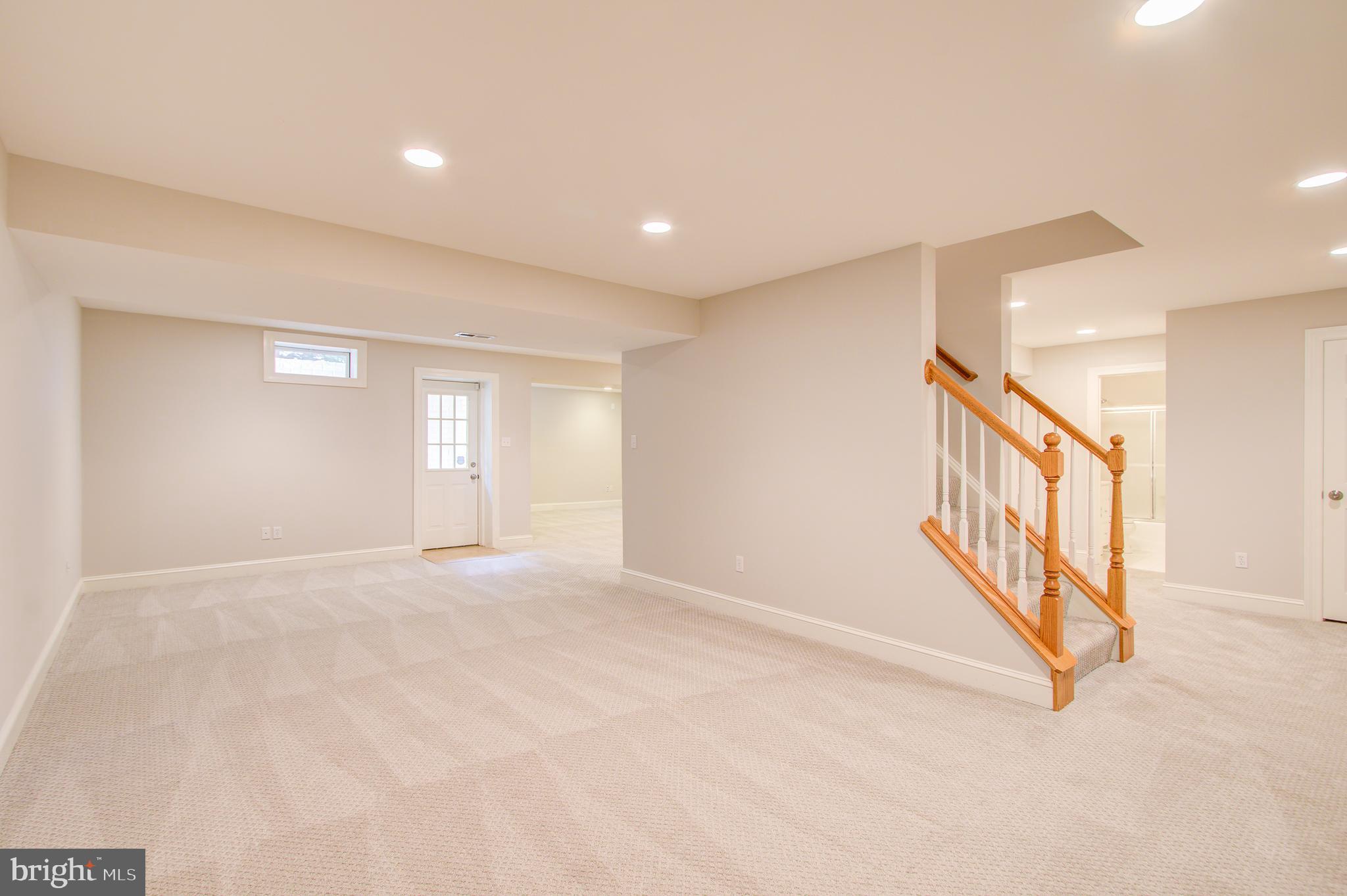 WILLOWS OF POTOMAC - Residential