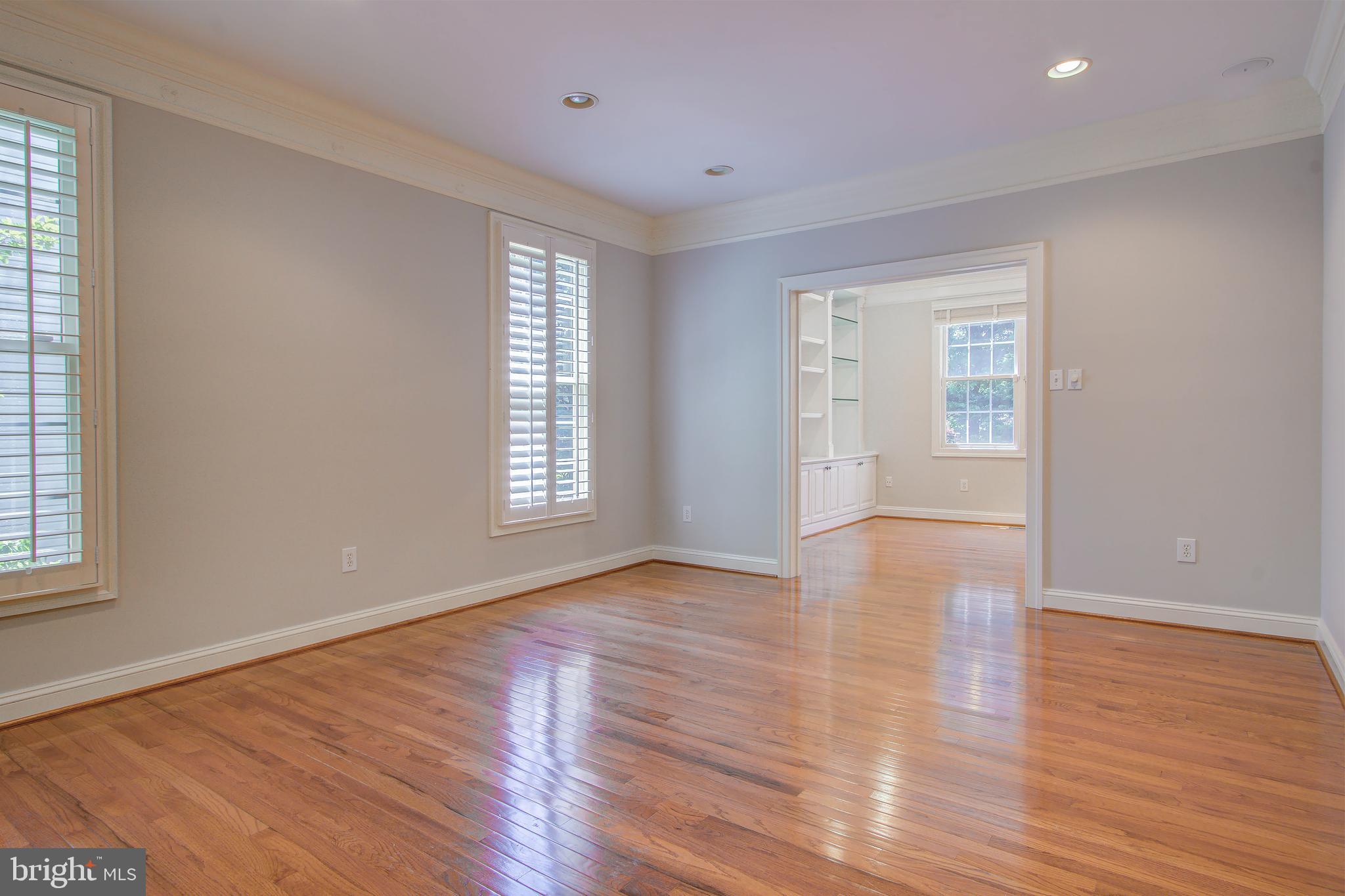 WILLOWS OF POTOMAC - Residential