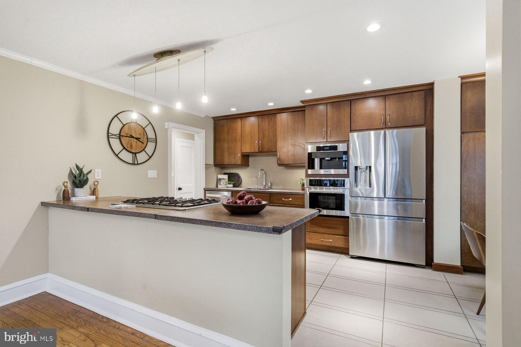 COLLEGE PARK - Residential
