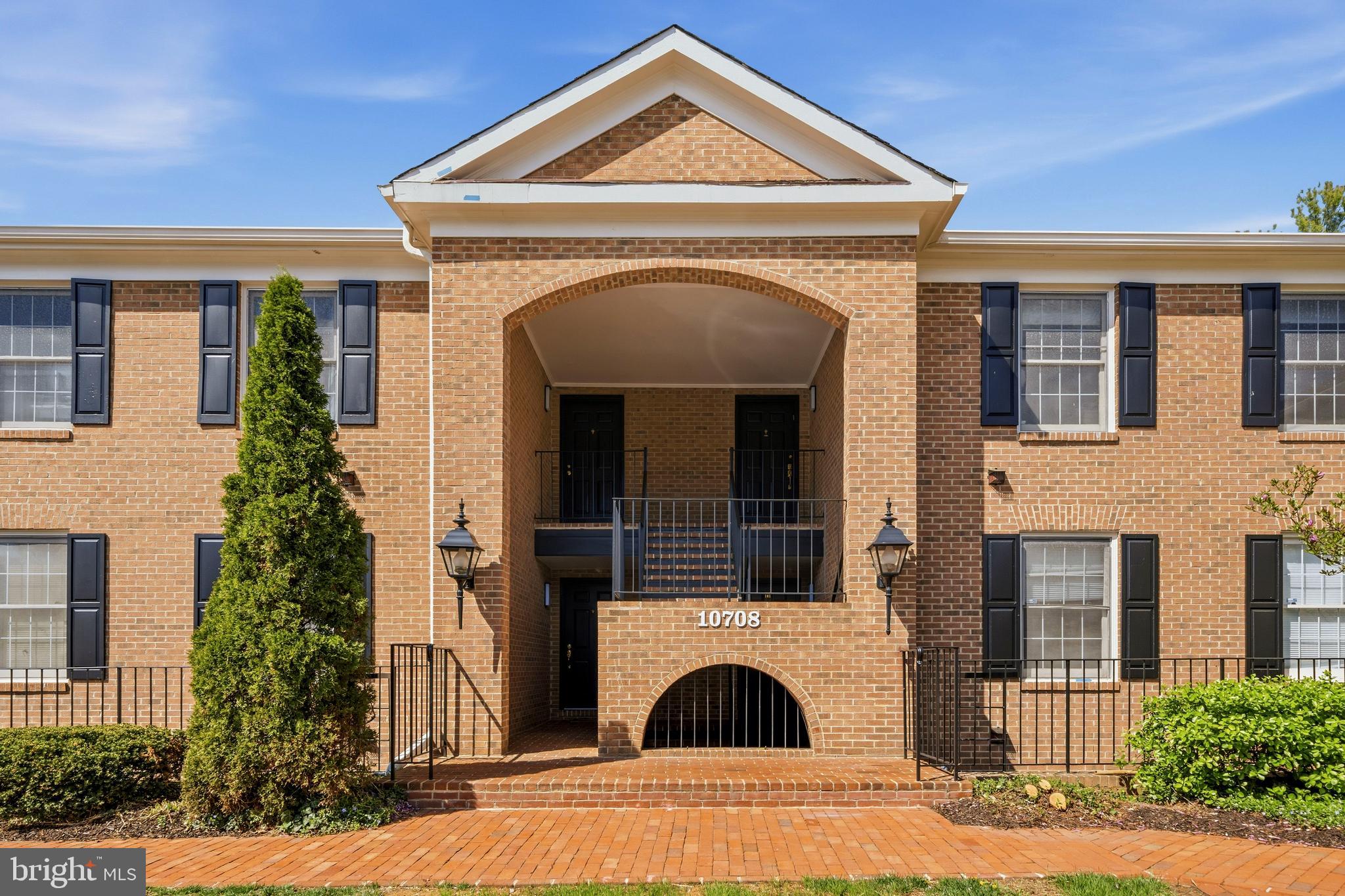 This bright and inviting 1 bed, 1 bath home offers an open floorplan designed for comfortable living and easy entertaining. Enjoy the convenience of an in-unit washer and dryer, along with one assigned and one floating parking space. Ideally located off Tuckerman, this home provides quick access to Strathmore, Grosvenor Metro, and a variety of nearby shops and dining options. A fantastic opportunity in a highly desirable location!