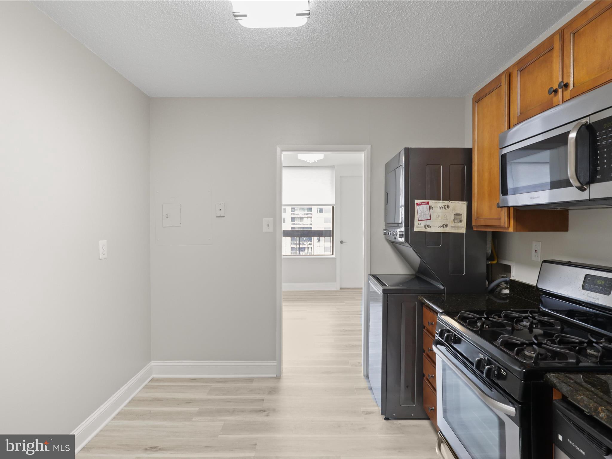 SKYLINE PLAZA - Residential