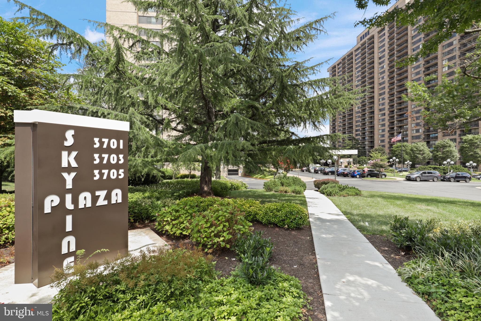 SKYLINE PLAZA - Residential