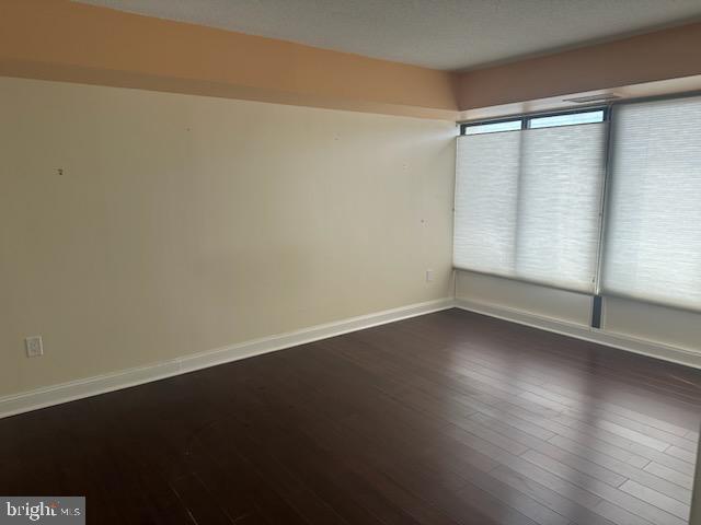 LOGAN SQUARE - Residential