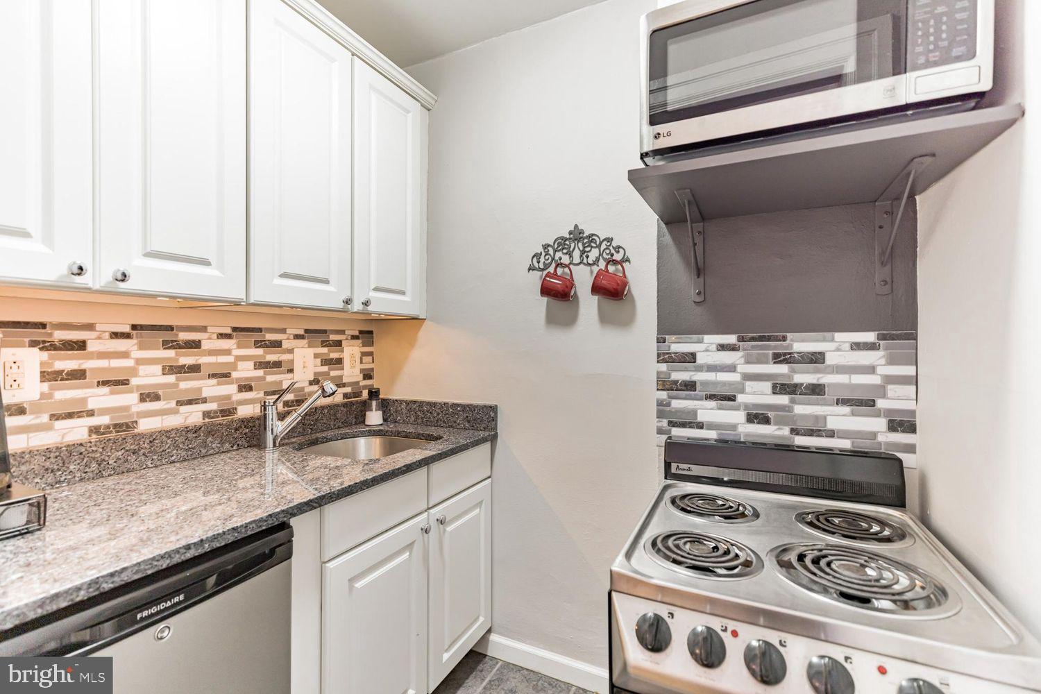 WASHINGTON SQ WEST - Residential