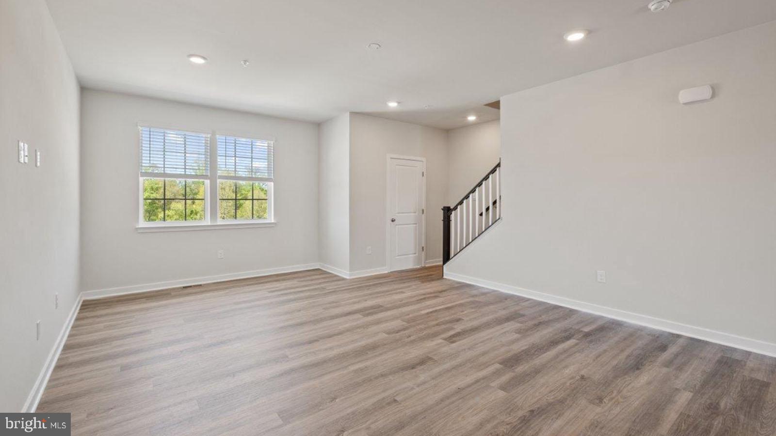 SPRING HILLS - Residential