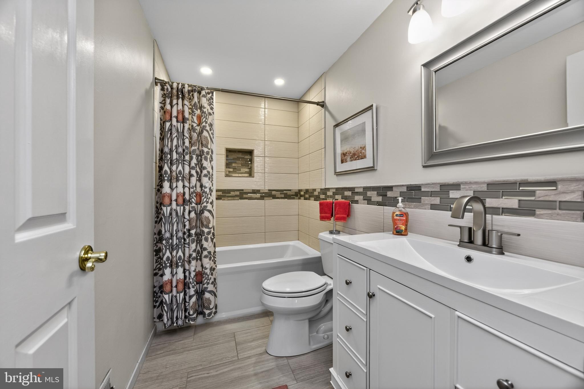 SUNNYSIDE FARMS - Residential