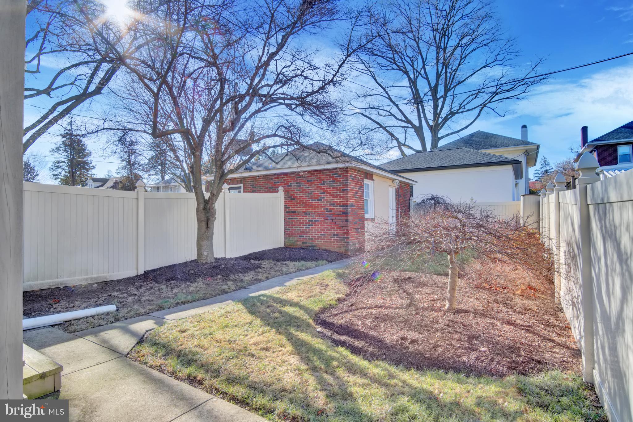 OLD EAST YORK - Residential