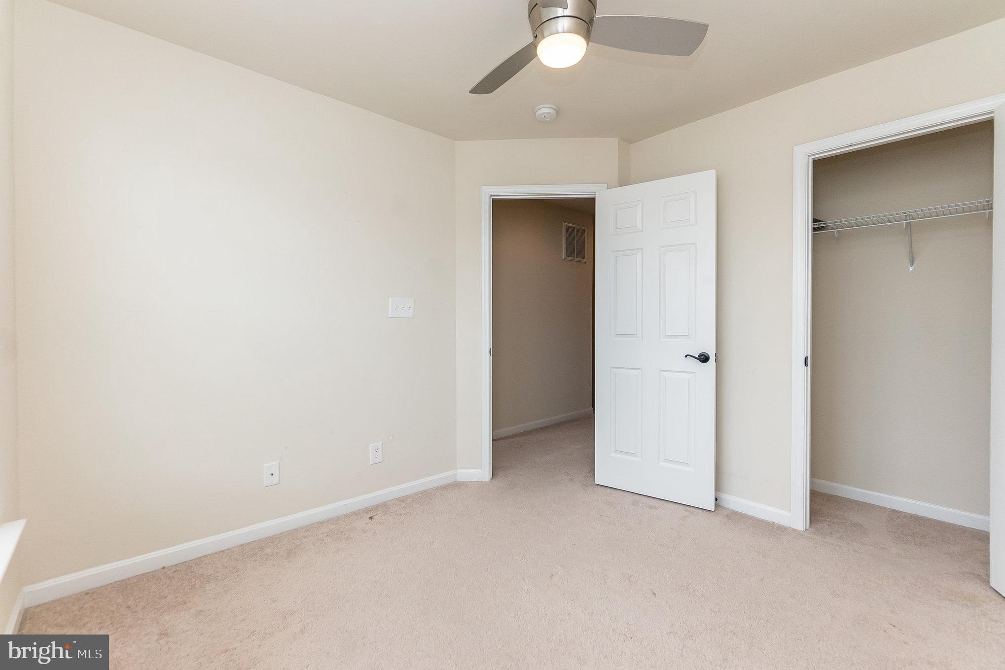 THE TOWNHOMES AT LAKESIDE - Residential