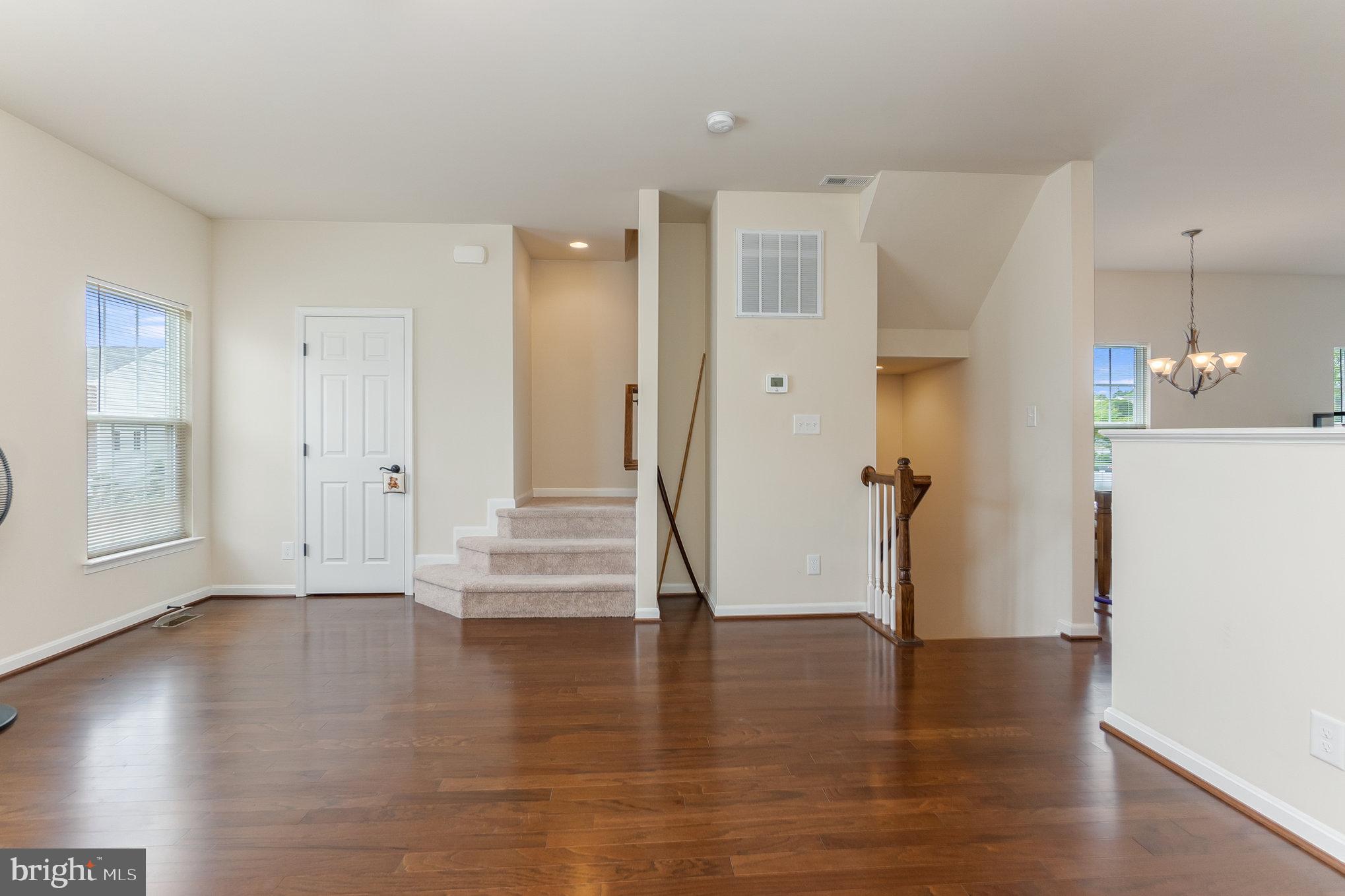 THE TOWNHOMES AT LAKESIDE - Residential