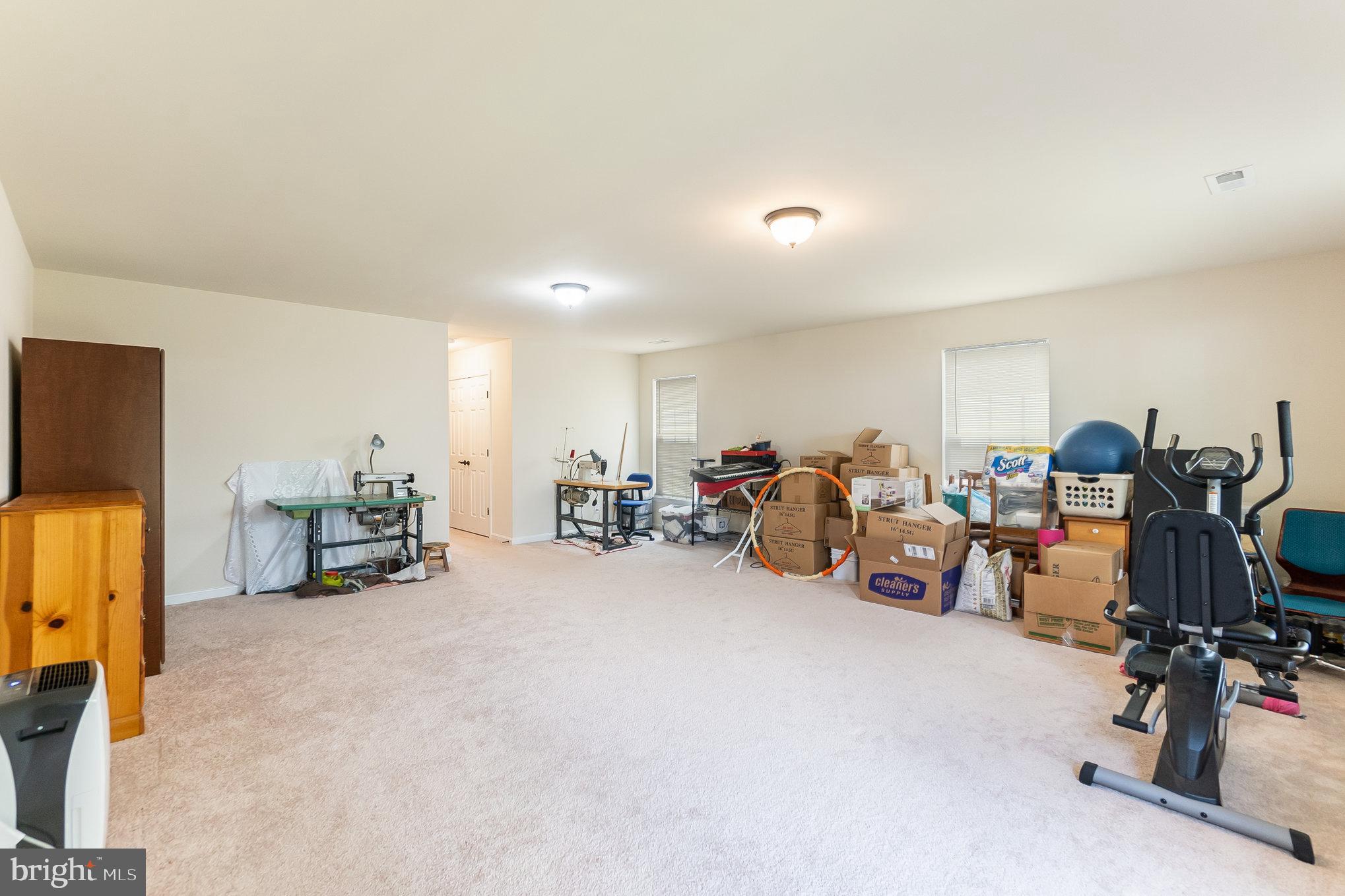 THE TOWNHOMES AT LAKESIDE - Residential