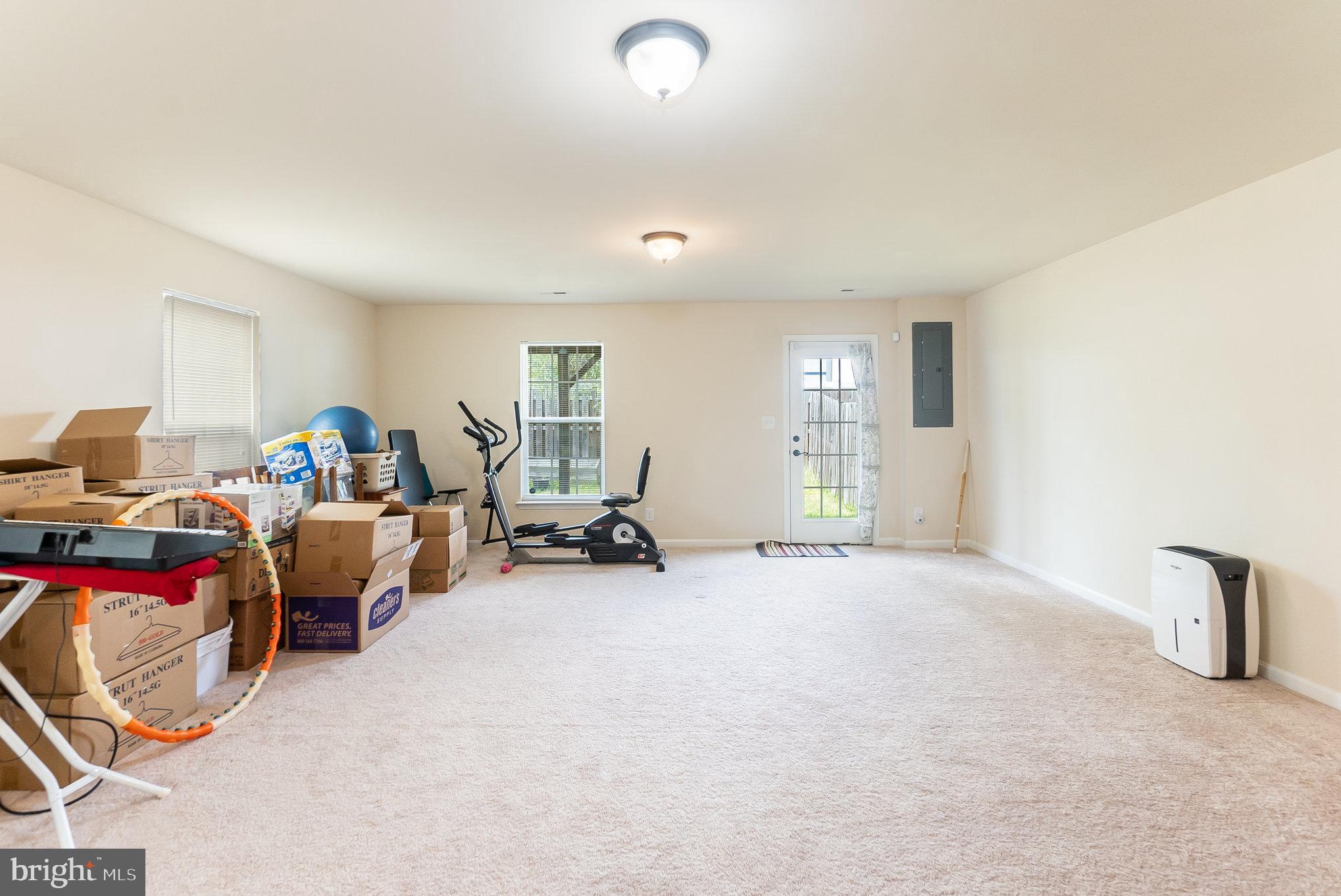 THE TOWNHOMES AT LAKESIDE - Residential