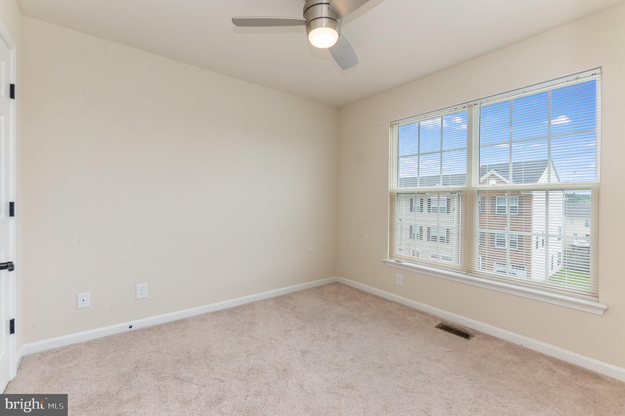 THE TOWNHOMES AT LAKESIDE - Residential