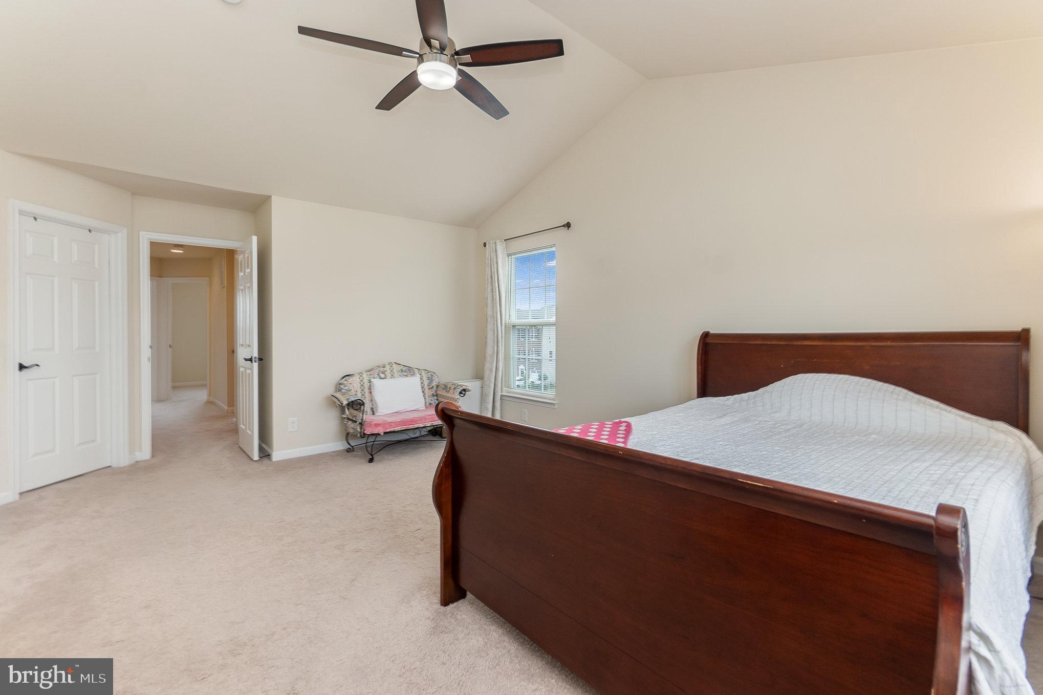 THE TOWNHOMES AT LAKESIDE - Residential