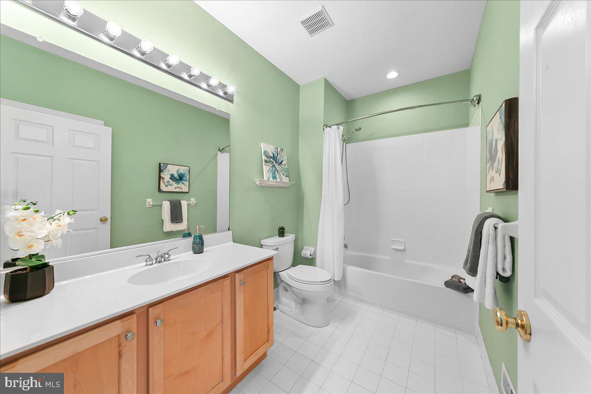 CHERRY CREEK - Residential