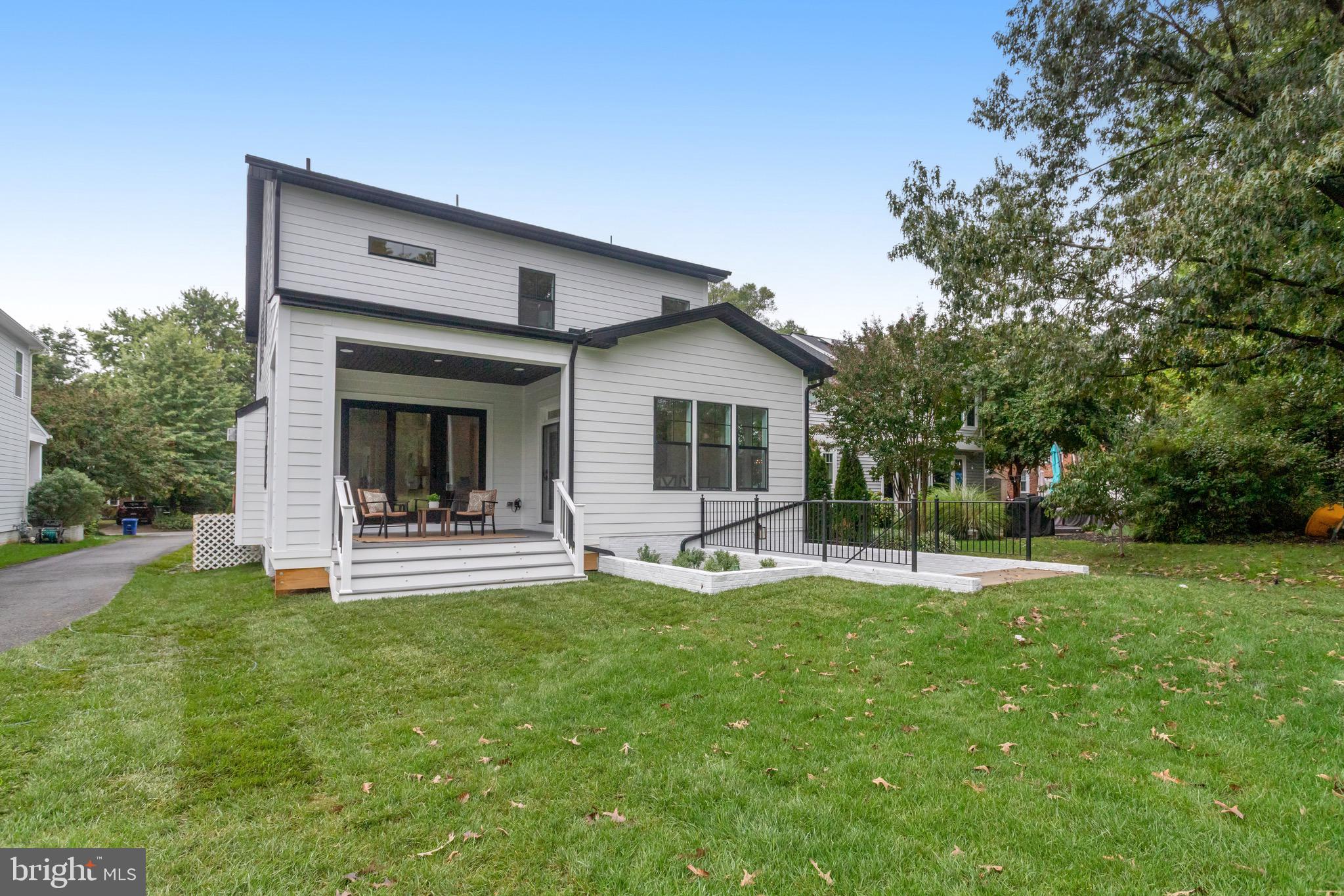 FALLS CHURCH PARK - Residential