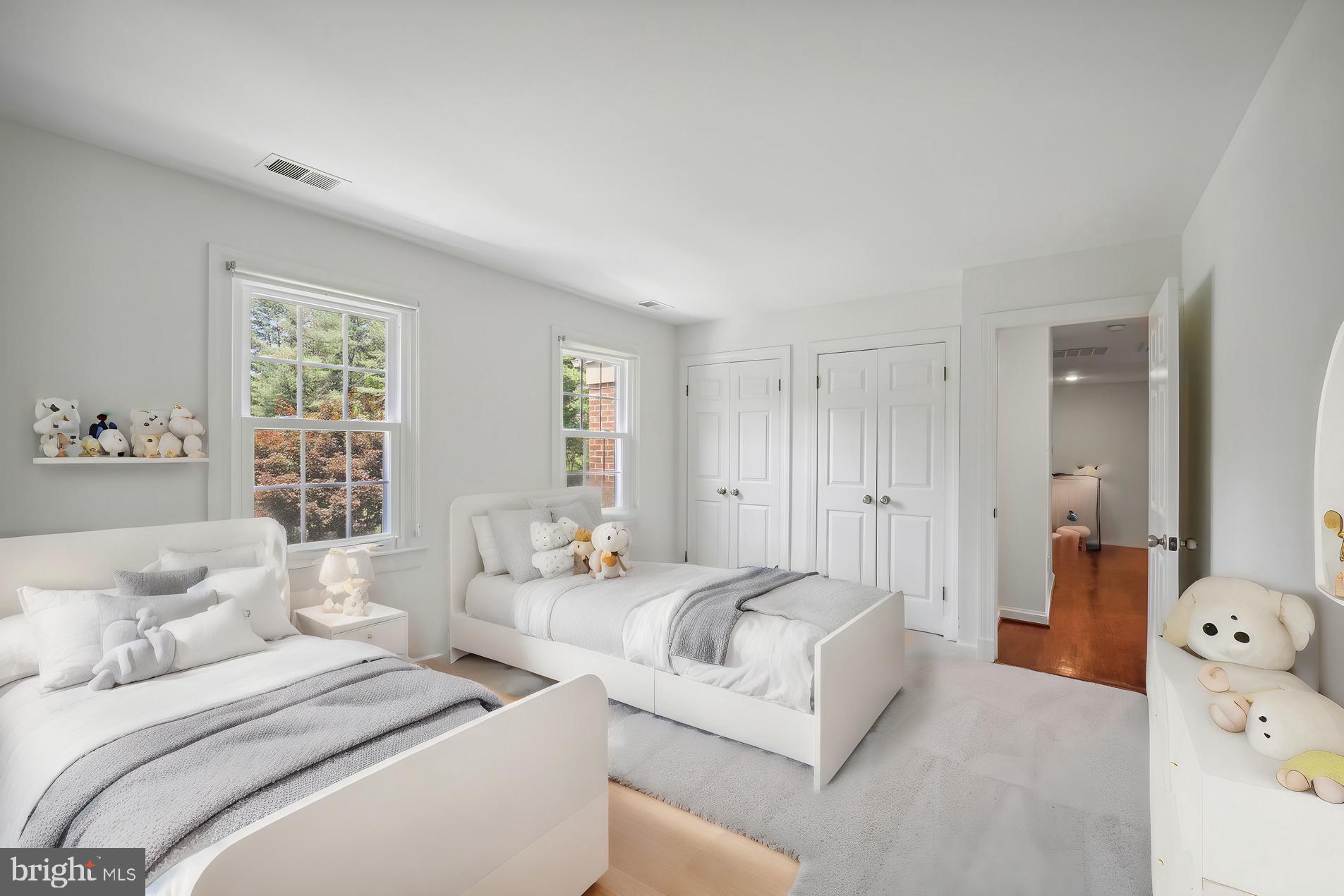 RIVERS EDGE - Residential