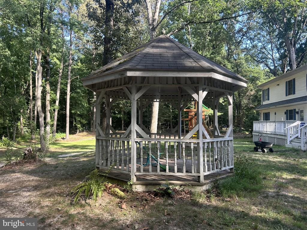 MEADOWBROOK PARK - Residential