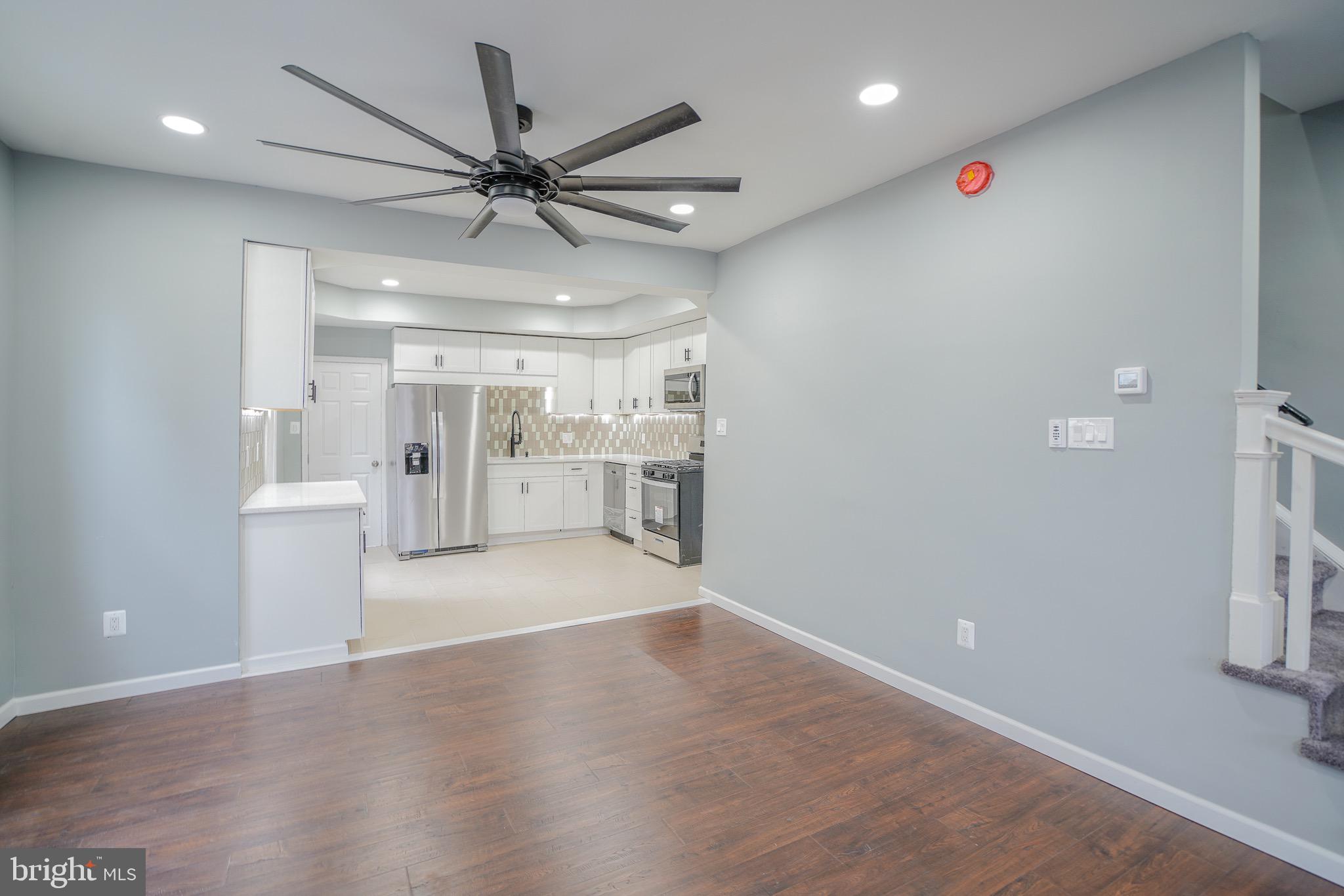 LAWNCREST - Residential