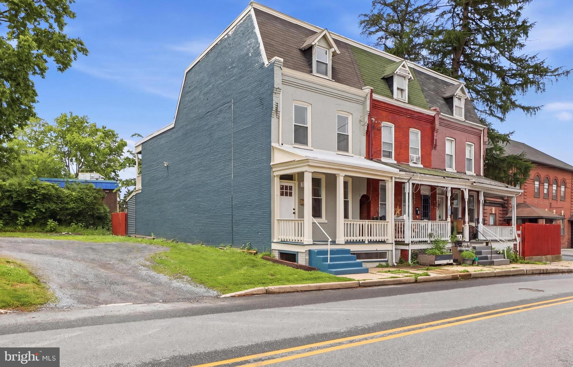 SOUTH WEST LANCASTER - Residential