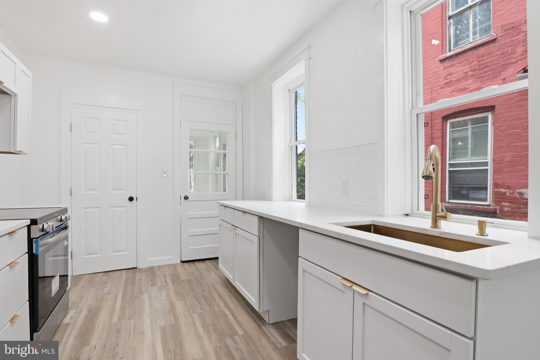 SOUTH WEST LANCASTER - Residential