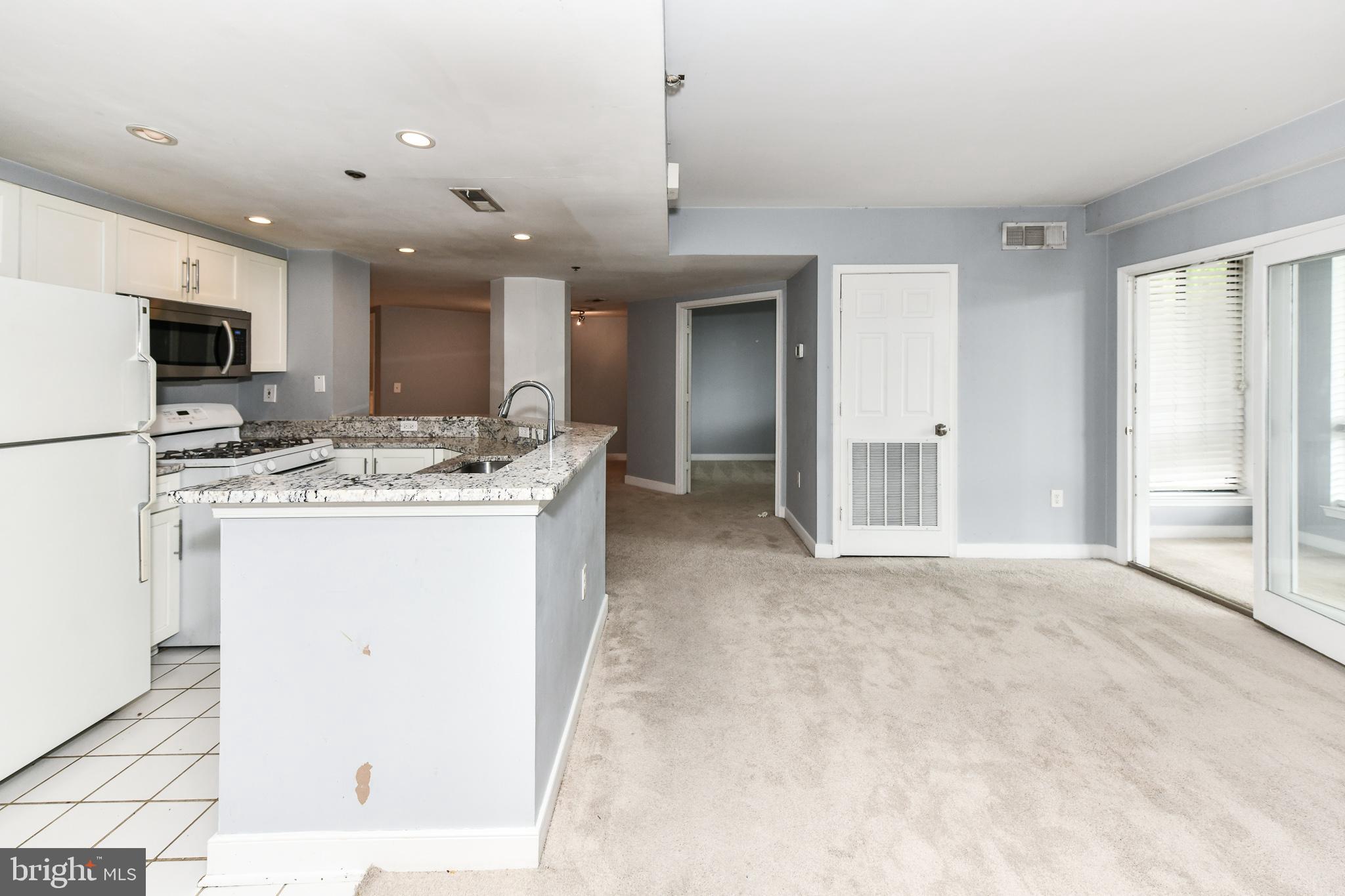 WINDSOR PLAZA - Residential Lease