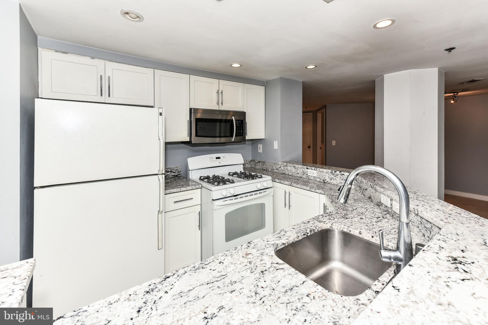 WINDSOR PLAZA - Residential Lease