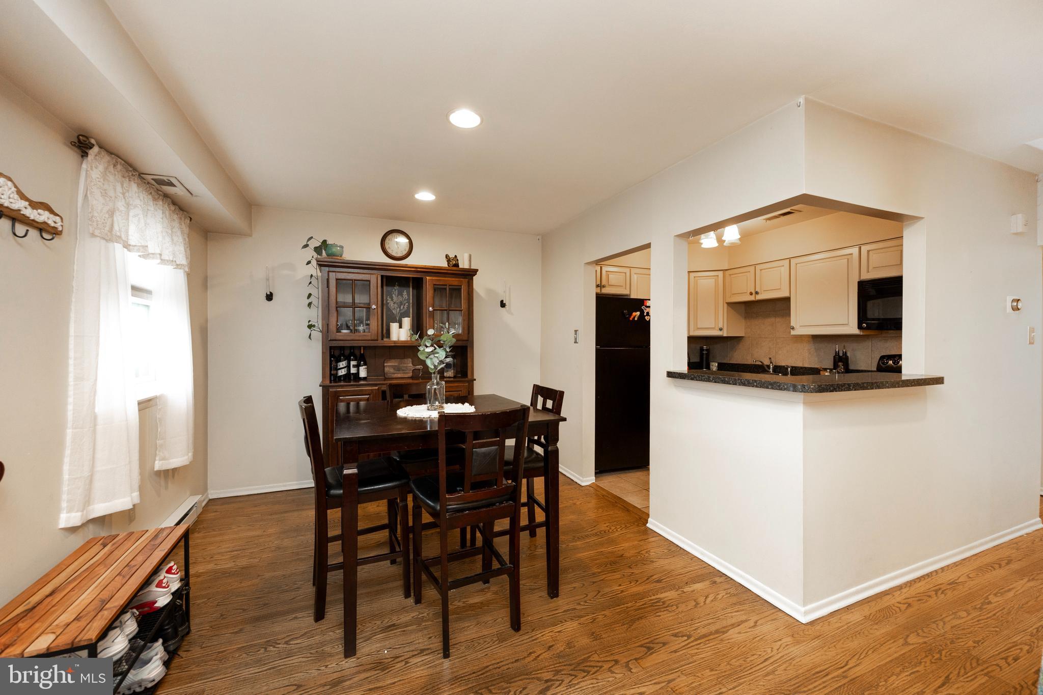 COLONIAL MEWS - Residential