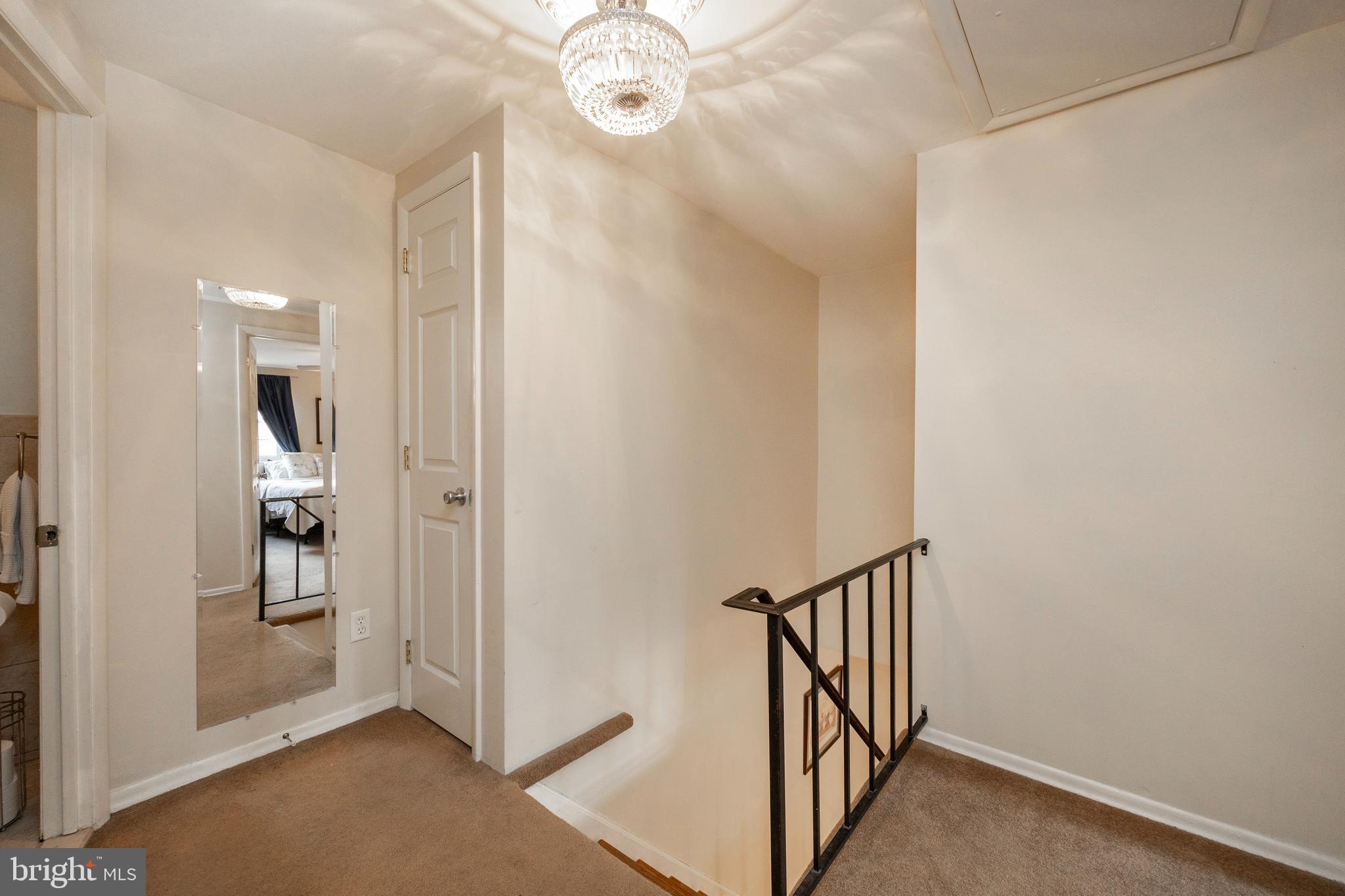 COLONIAL MEWS - Residential
