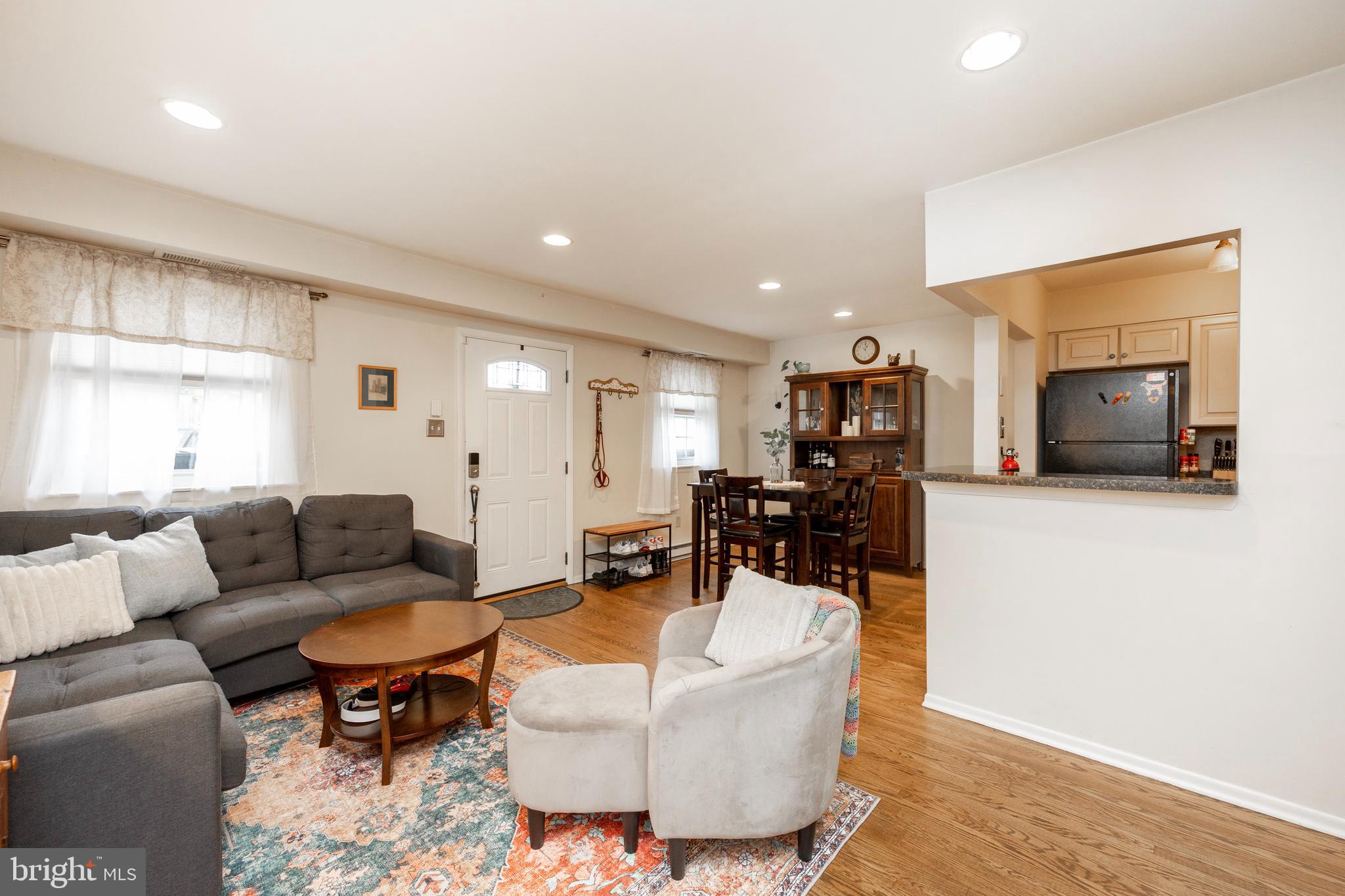COLONIAL MEWS - Residential