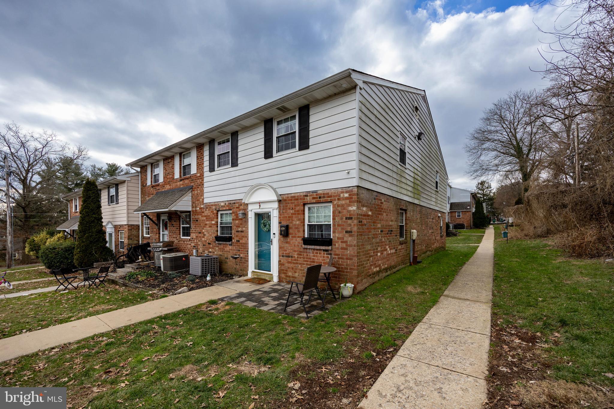 COLONIAL MEWS - Residential