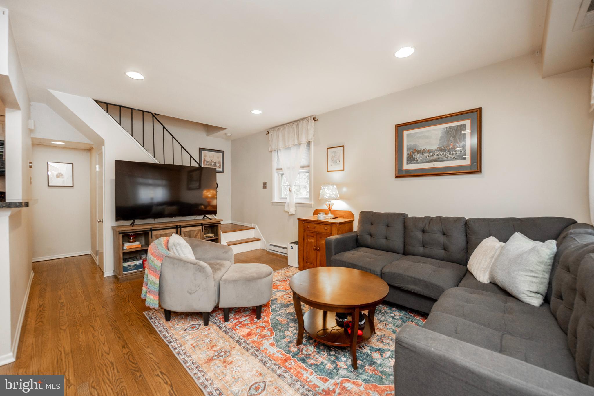COLONIAL MEWS - Residential