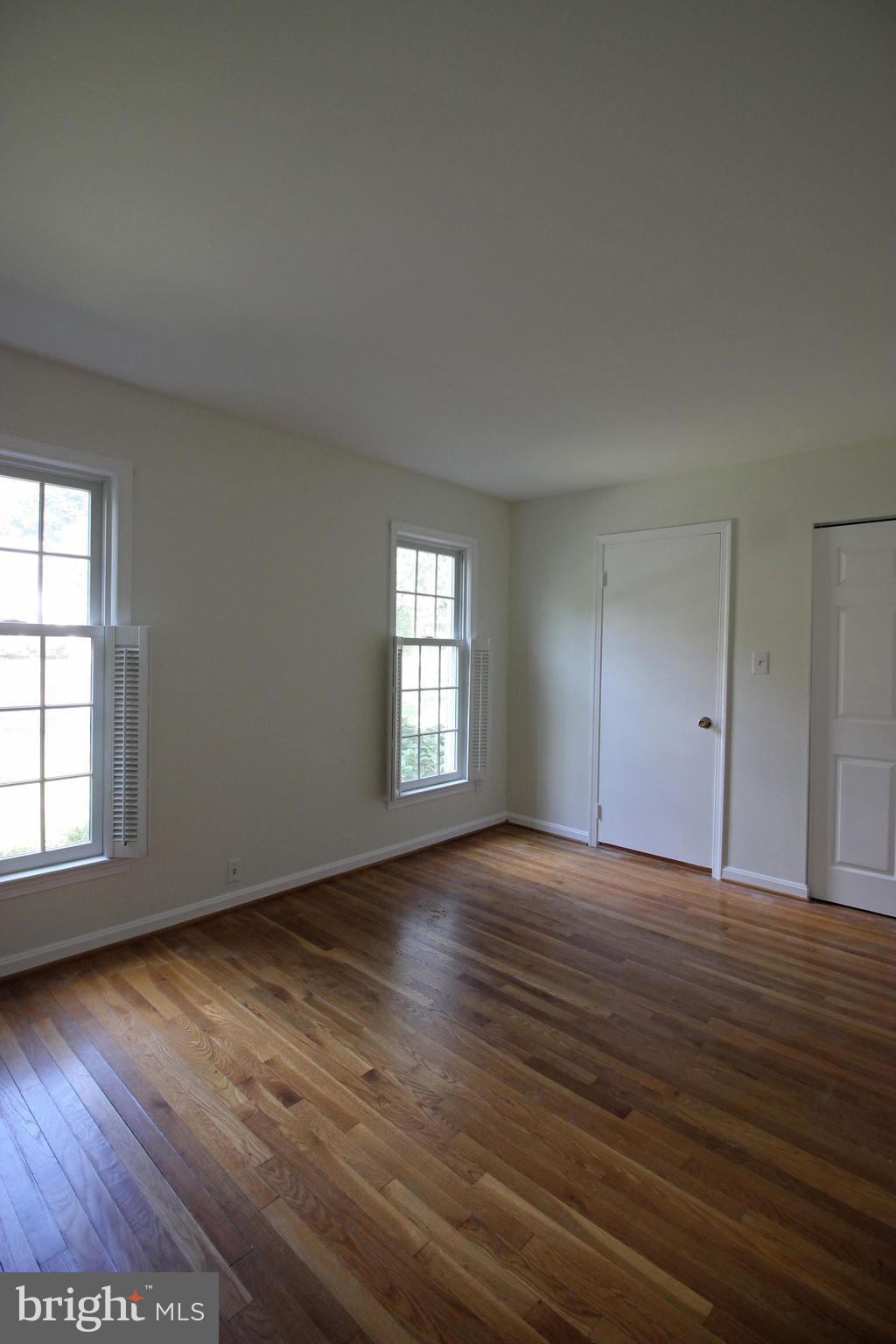 HOLLIN GLEN - Residential Lease