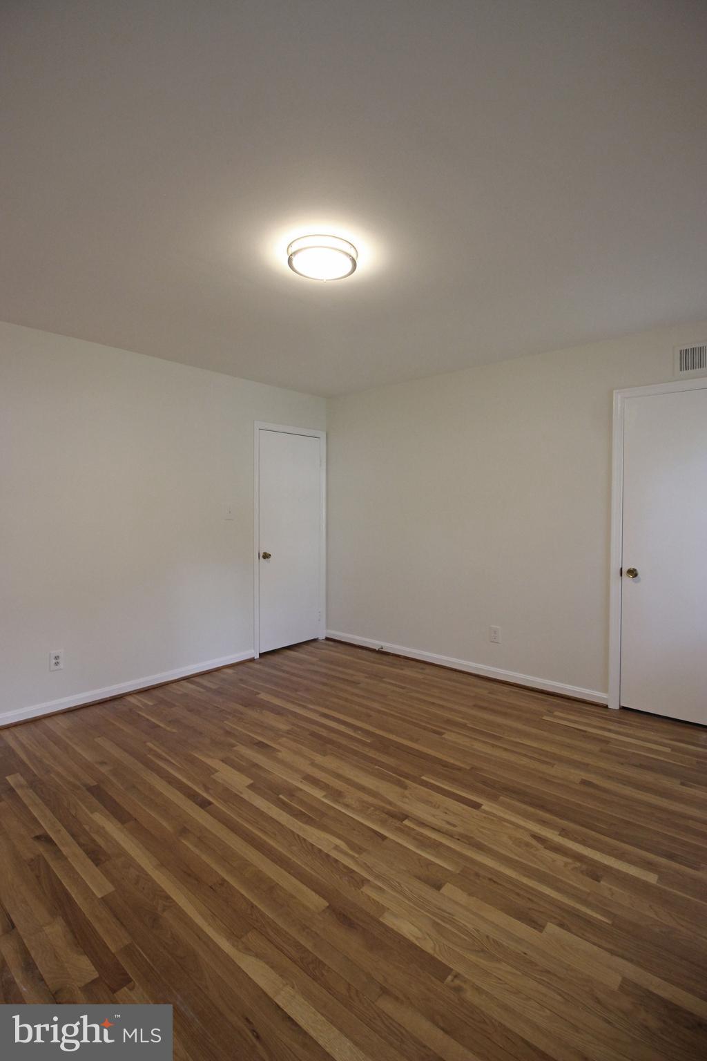 HOLLIN GLEN - Residential Lease