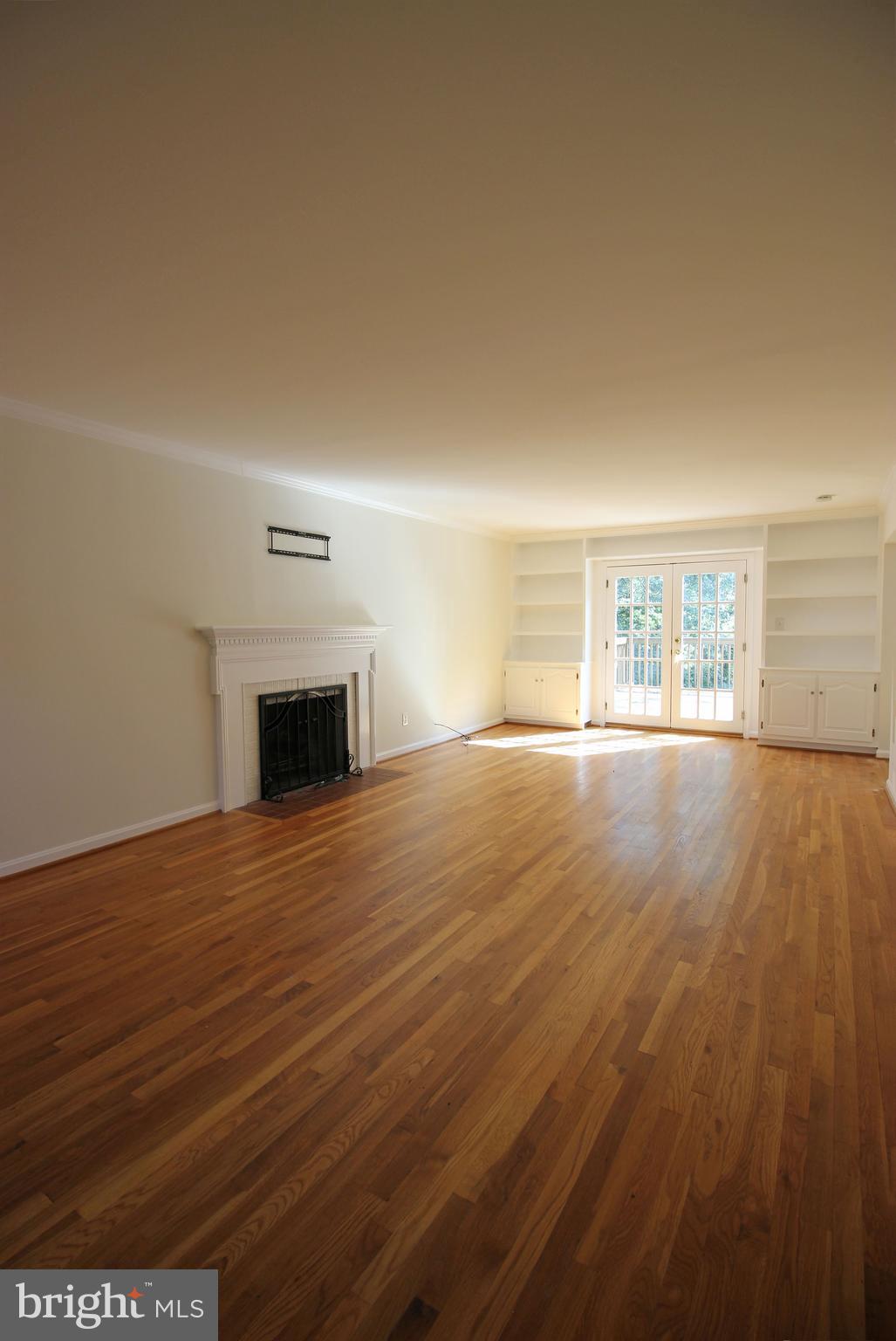 HOLLIN GLEN - Residential Lease