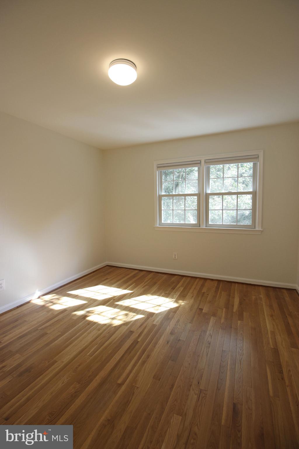 HOLLIN GLEN - Residential Lease