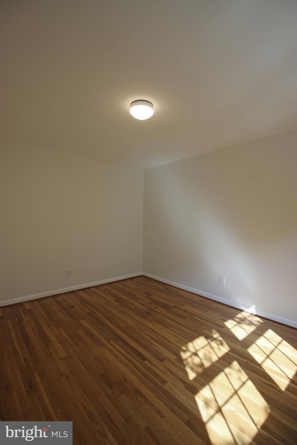 HOLLIN GLEN - Residential Lease