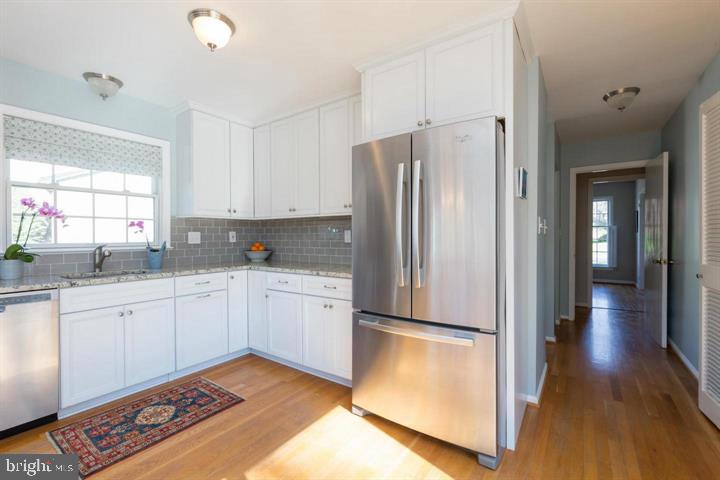 HOLLIN GLEN - Residential Lease