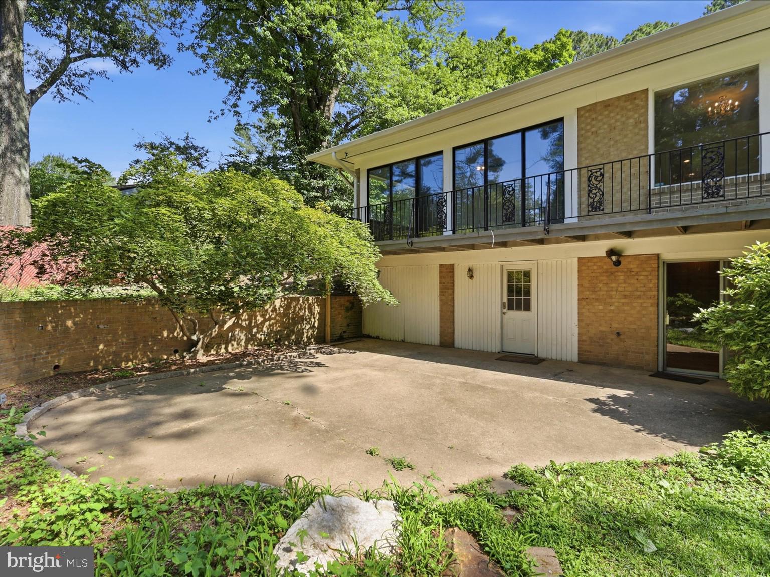 WALTERS WOODS - Residential