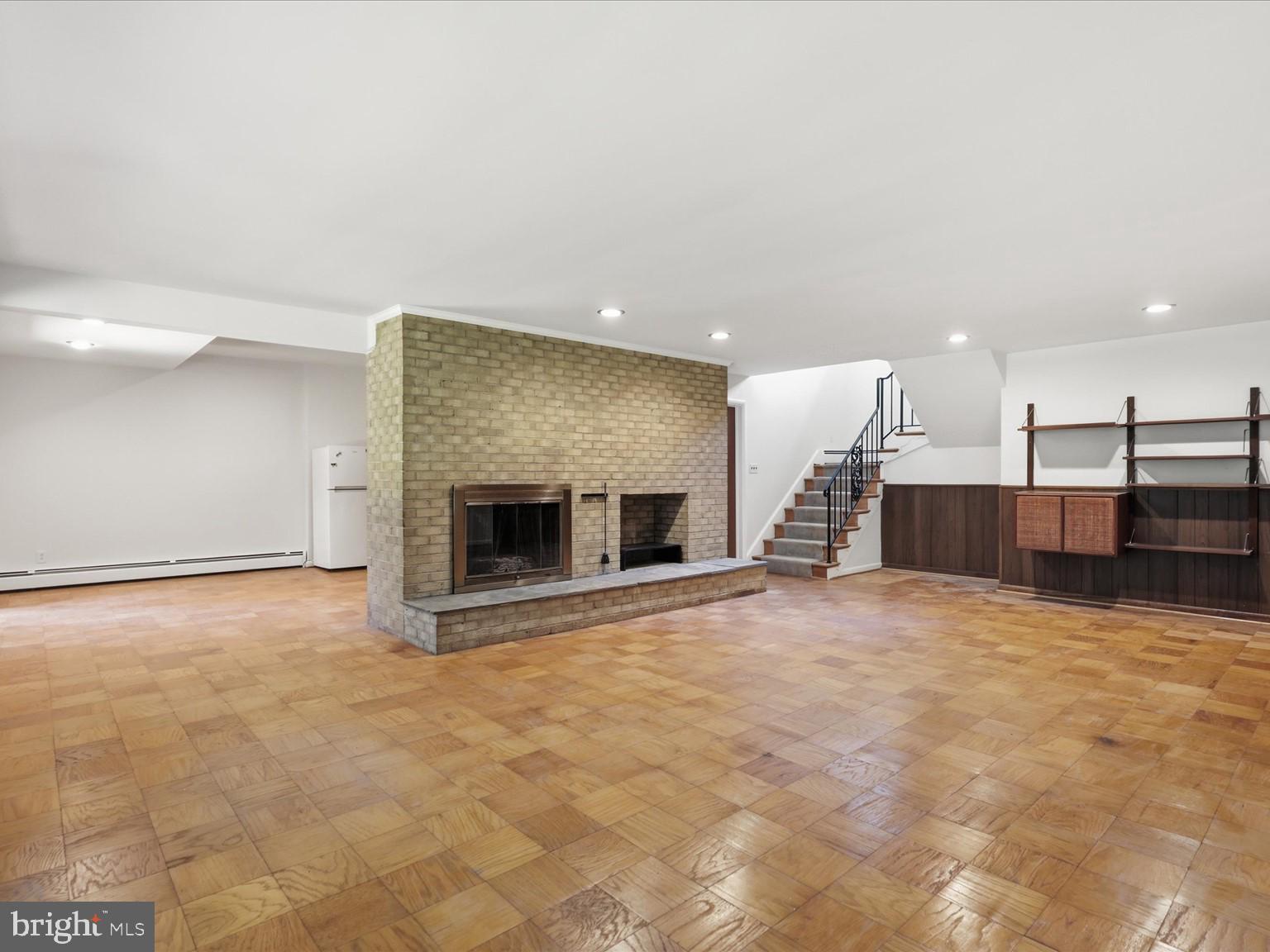 WALTERS WOODS - Residential