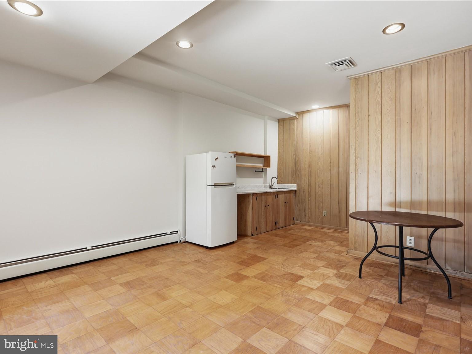 WALTERS WOODS - Residential