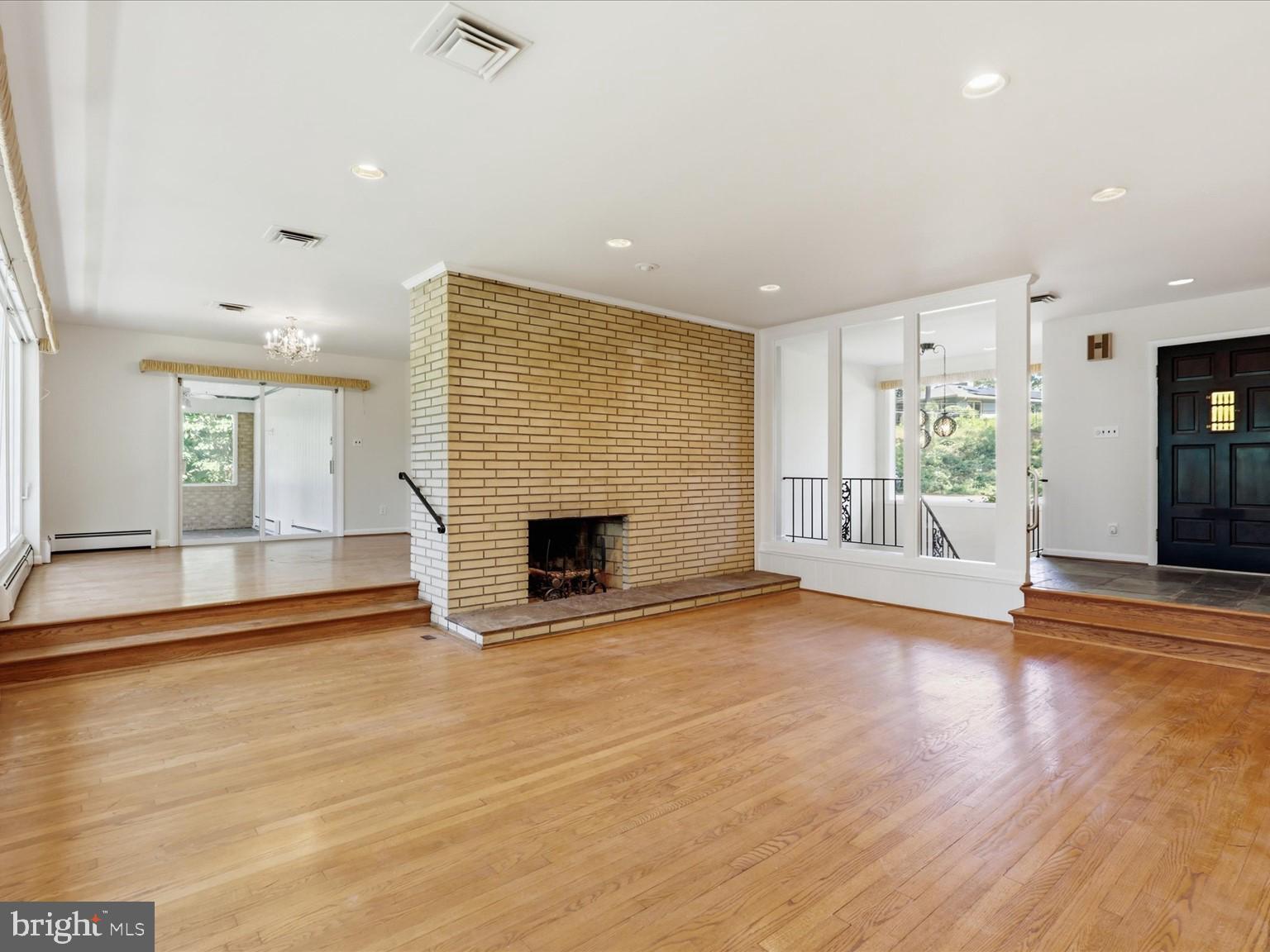 WALTERS WOODS - Residential